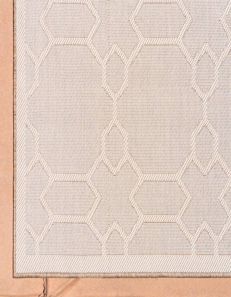 Detail image of 8' x 11' 4  Washable Trellis Indoor / Outdoor Rug