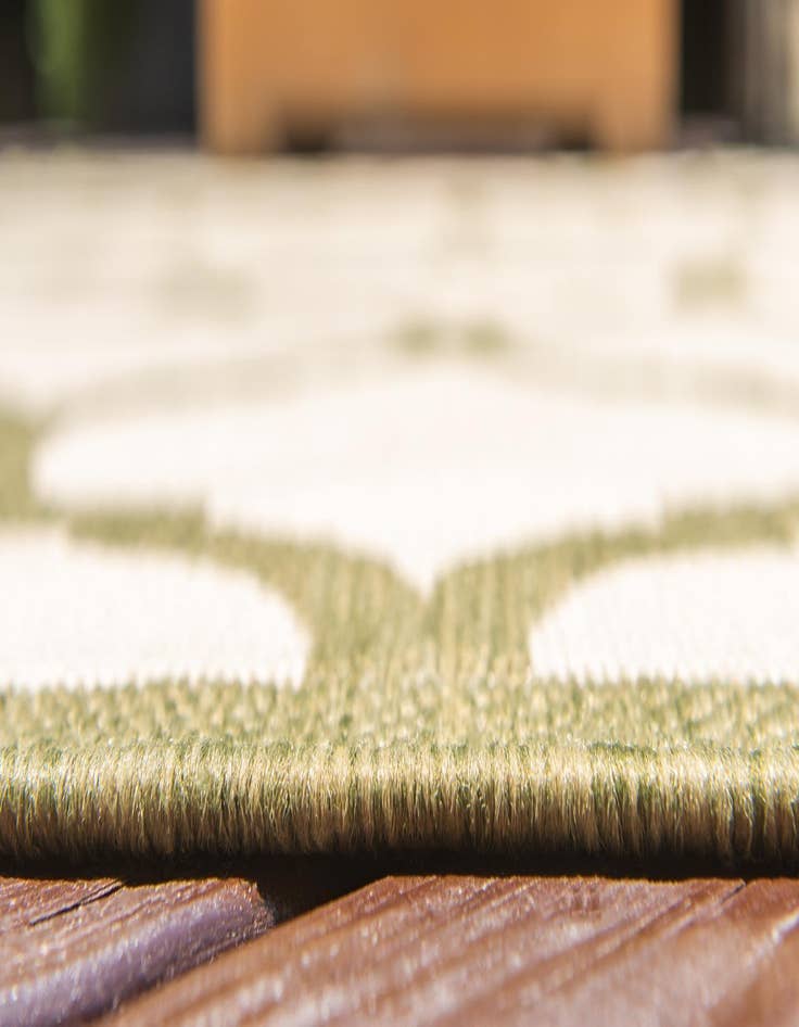 Detail image of 5' 3 x 8'  Washable Trellis Indoor / Outdoor Rug