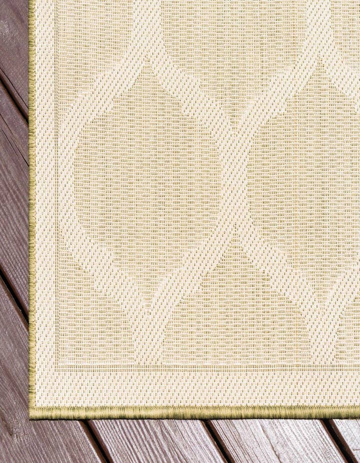 Detail image of 5' 3 x 8'  Washable Trellis Indoor / Outdoor Rug