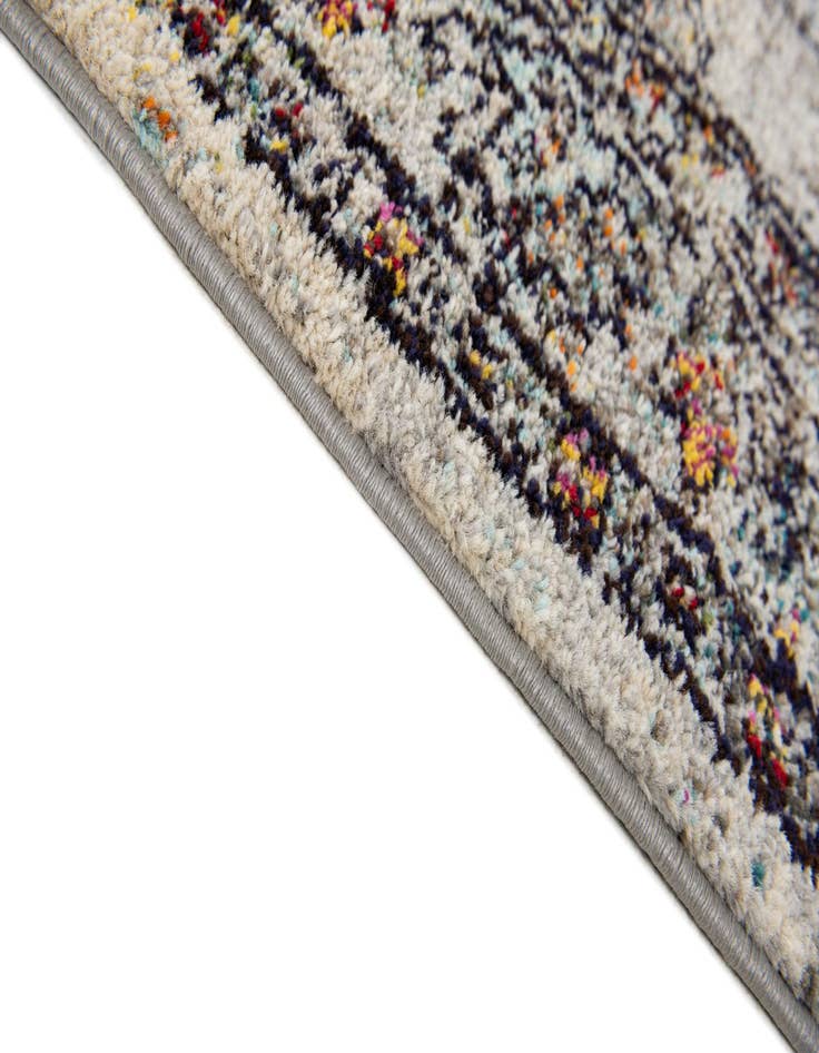 Detail image of 5' 3 x 7' 6 Palazzo Rug
