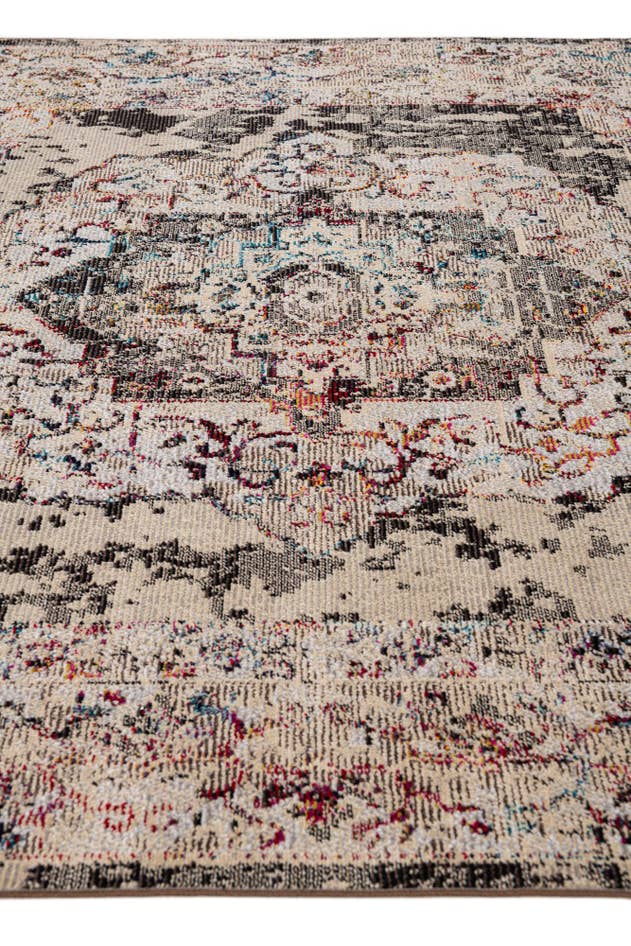 Detail image of 5' 4 x 7' 4 Palazzo Rug