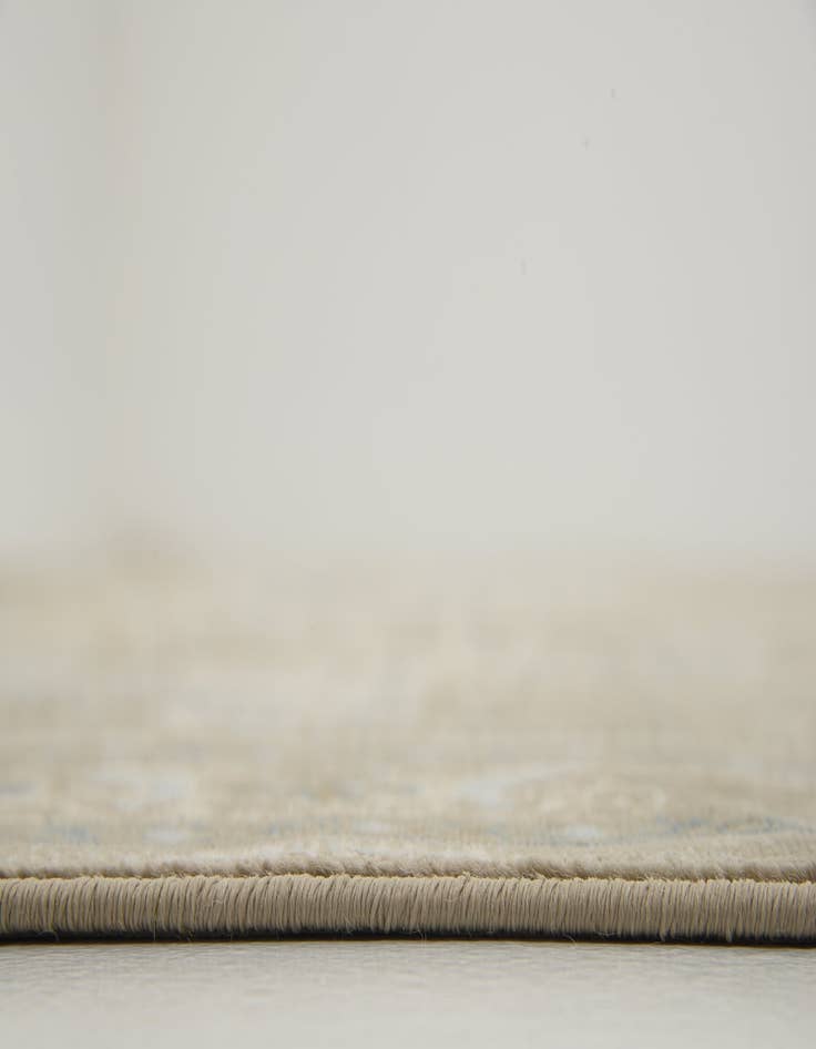 Detail image of 10' 2 x 13' 5 Quebec Rug