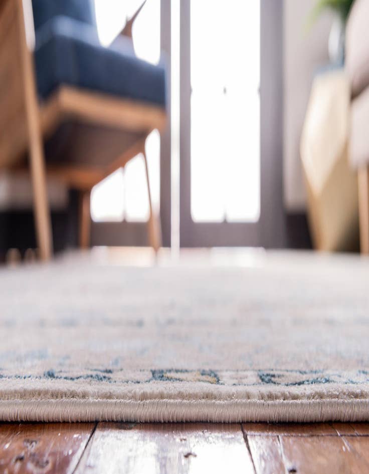 Detail image of 10' 2 x 13' 5 Quebec Rug
