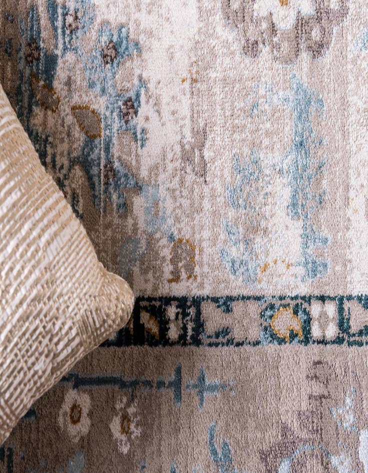 Detail image of 10' 2 x 13' 5 Quebec Rug