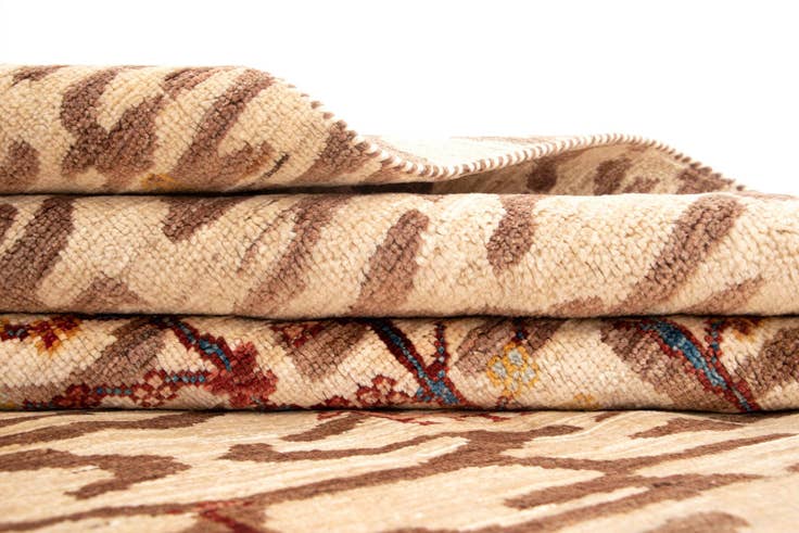 Detail image of 10' x 13' 1 Rubin Wool Rug