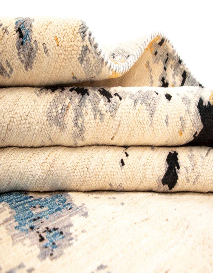 Detail image of 6' 8 x 9' 11 Rubin Wool Rug