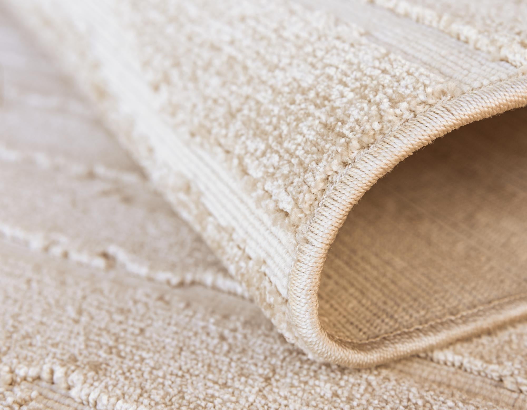 4' x 6' Easy-Clean Sabrina Soto Ola Indoor / Outdoor Rug