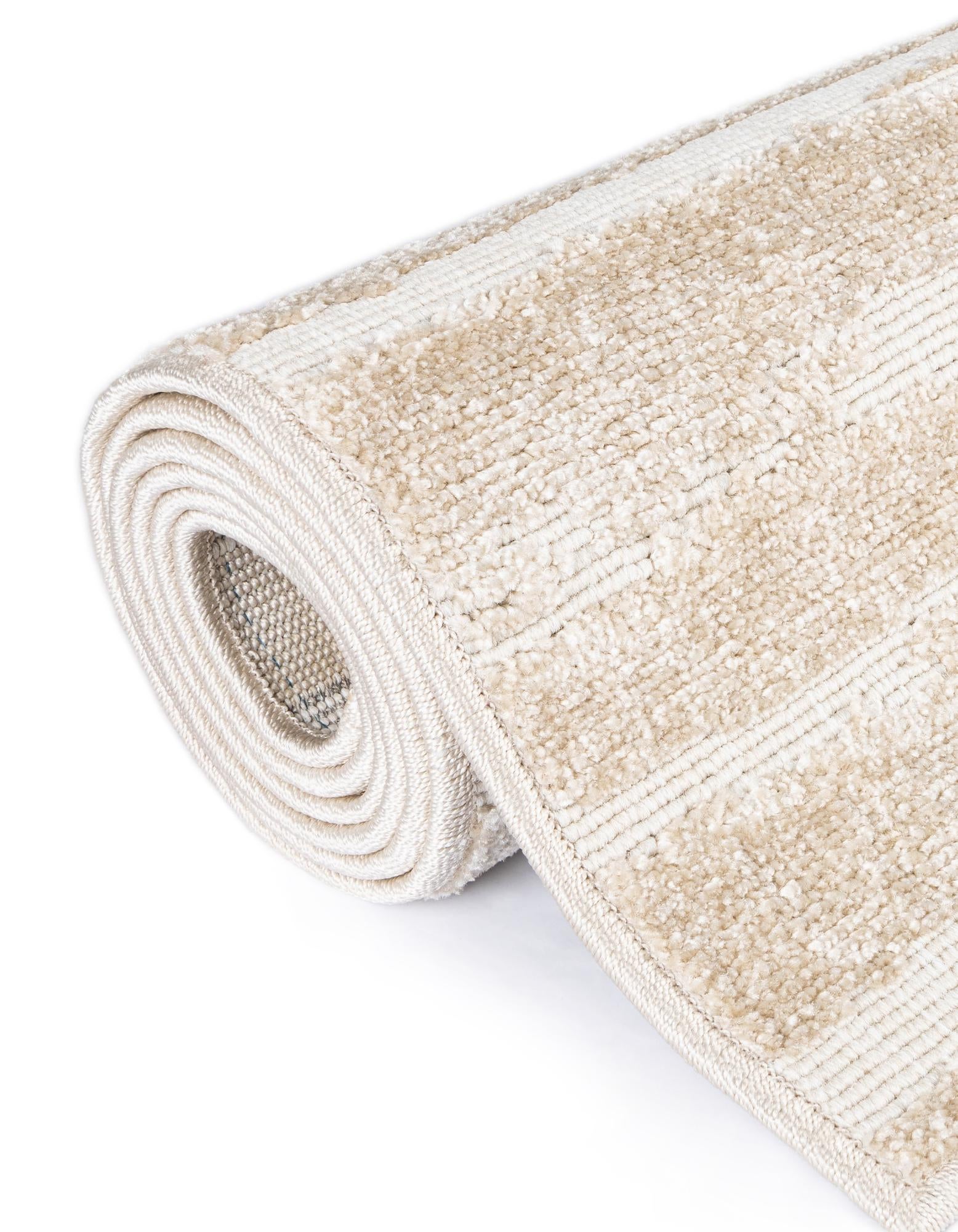 4' x 6' Easy-Clean Sabrina Soto Ola Indoor / Outdoor Rug