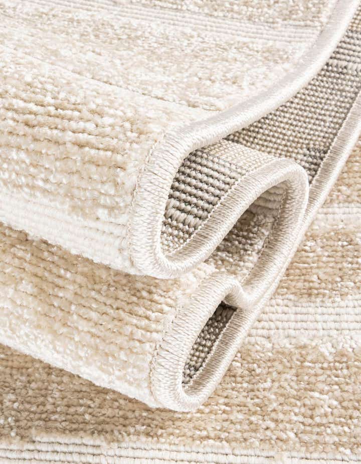 4' x 6' Easy-Clean Sabrina Soto Ola Indoor / Outdoor Rug