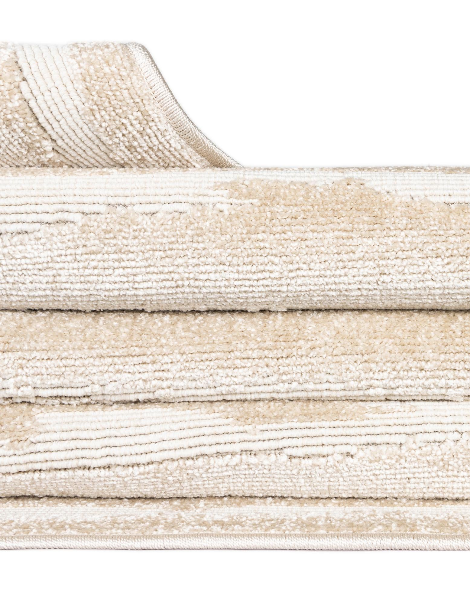 4' x 6' Easy-Clean Sabrina Soto Ola Indoor / Outdoor Rug