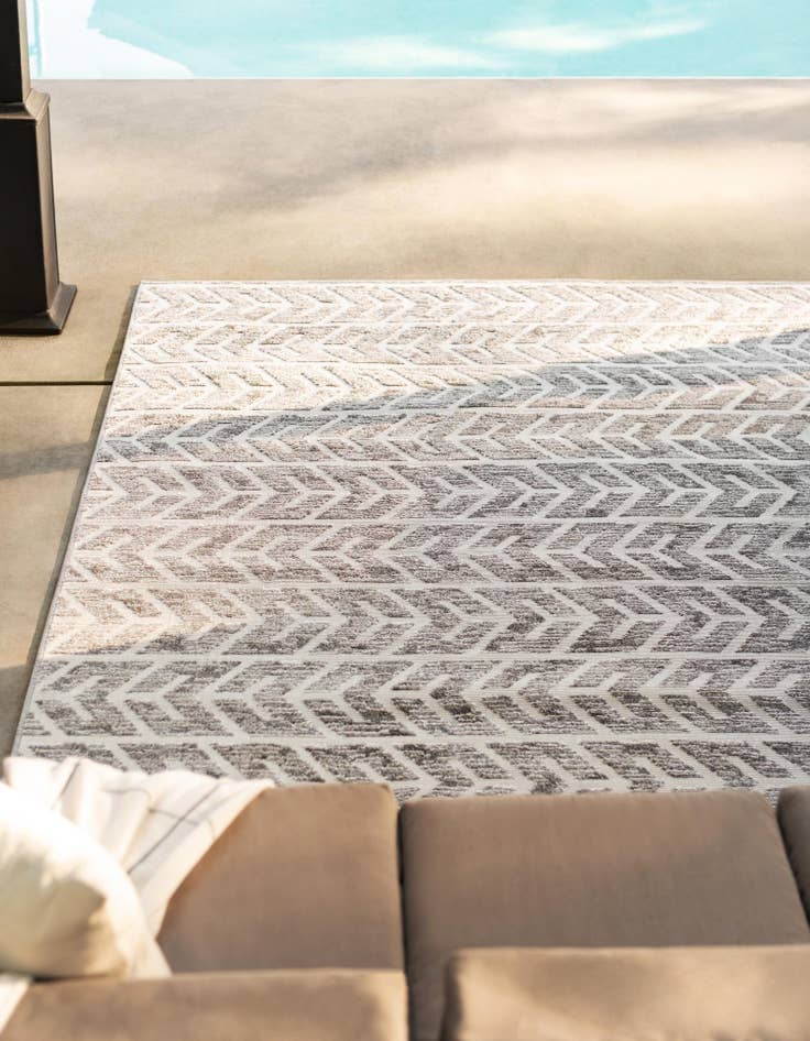 Detail image of 4' x 6'  Washable Sabrina Soto Aston Indoor / Outdoor Rug