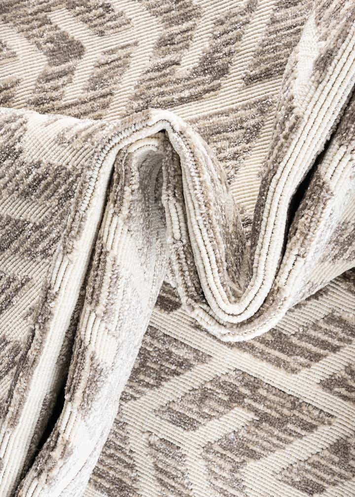 5' x 8' Easy-Clean Sabrina Soto Aston Indoor / Outdoor Rug