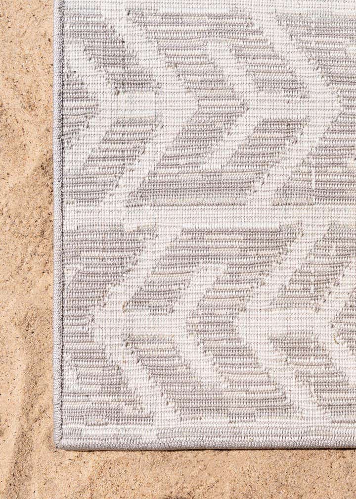 5' x 8' Easy-Clean Sabrina Soto Aston Indoor / Outdoor Rug
