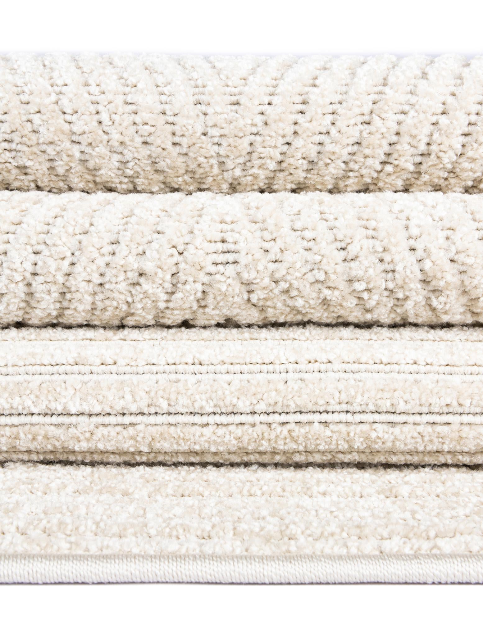 4' x 6' Easy-Clean Sabrina Soto Indoor / Outdoor Rug
