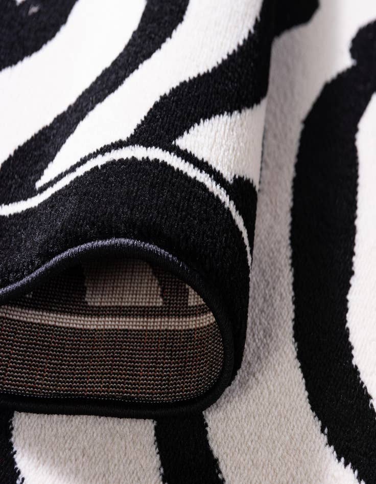 Detail image of 5' x 8' Safari Rug