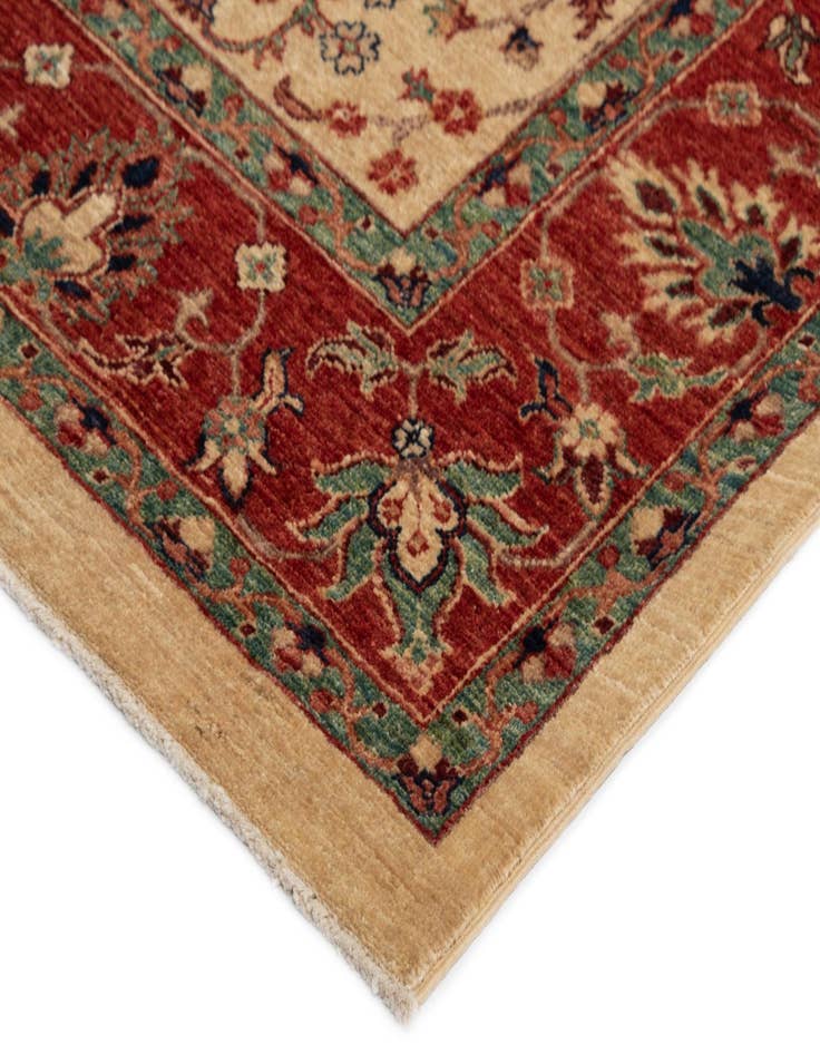 Detail image of 5' x 6' 6 Sara Rug