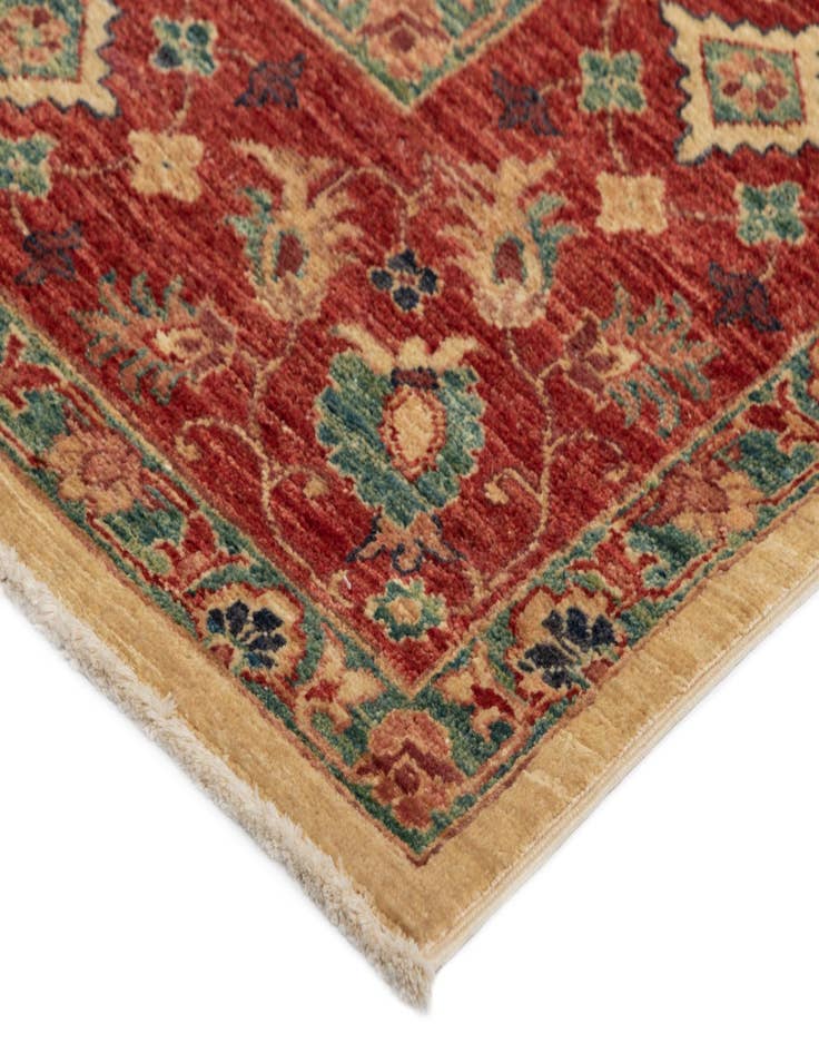 Detail image of 5' 8 x 8' 2 Sara Rug