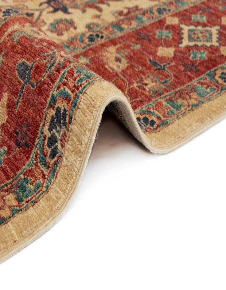 Detail image of 5' 8 x 8' 2 Sara Rug