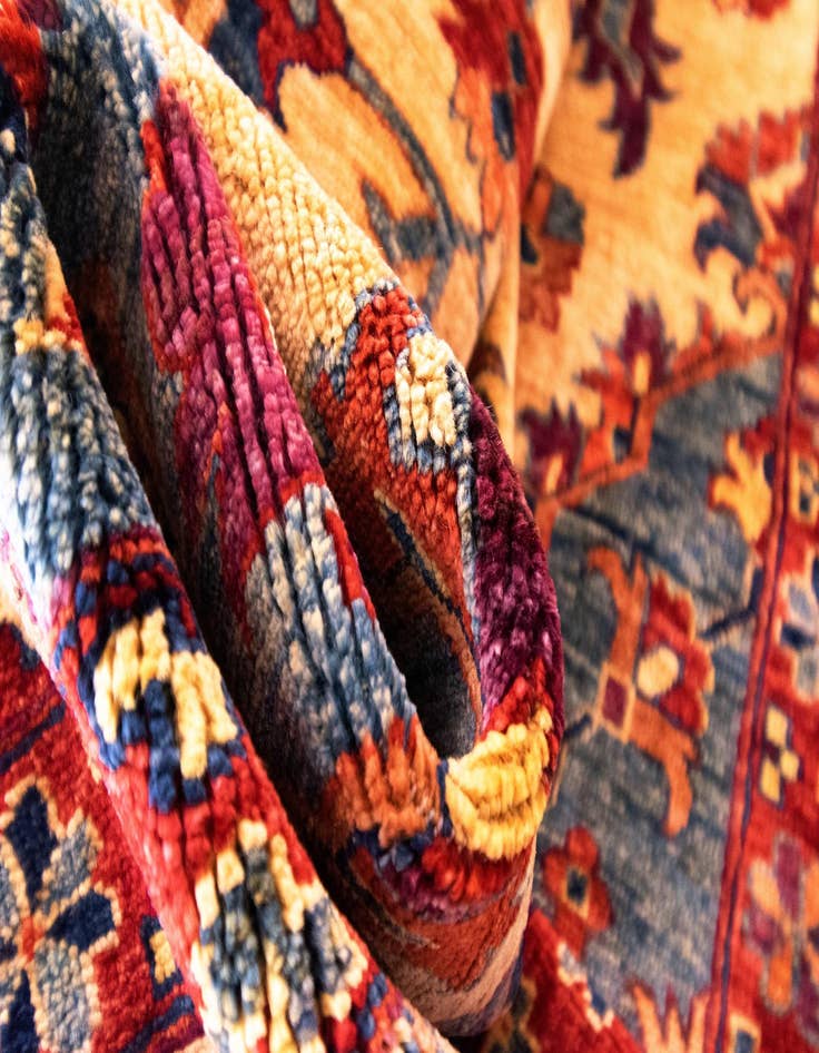 Detail image of 7' 3 x 9' 8 Sara Rug