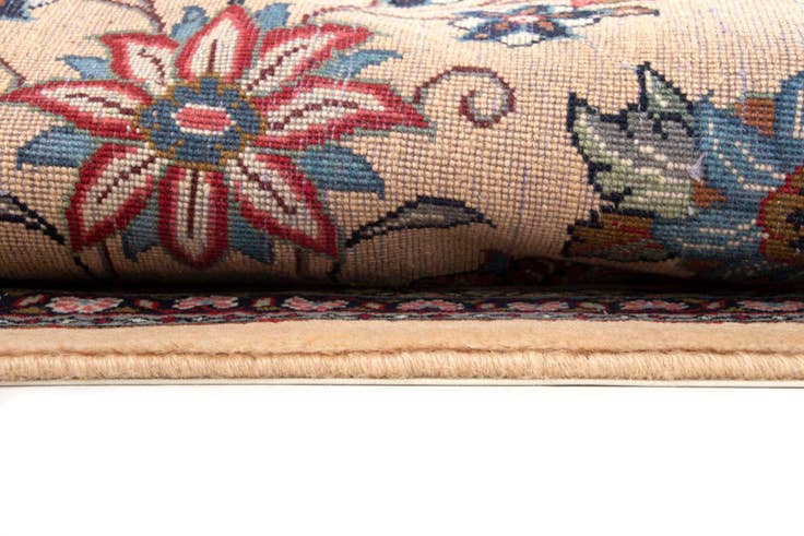 Detail image of 7' 6 x 8' 8 Sarough Wool Rug