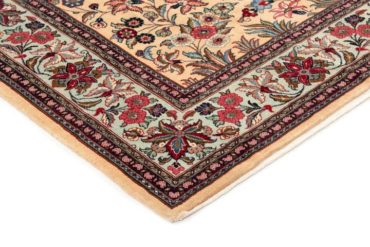 7' 6 x 8' 8 Sarough Wool Rug