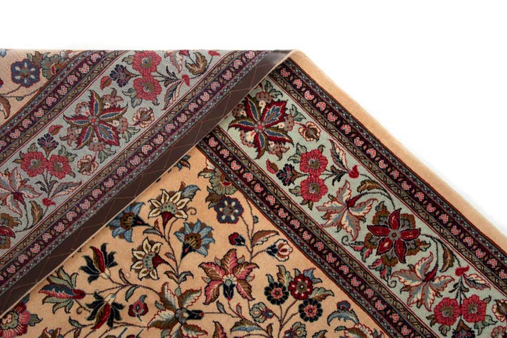 Detail image of 7' 6 x 8' 8 Sarough Wool Rug