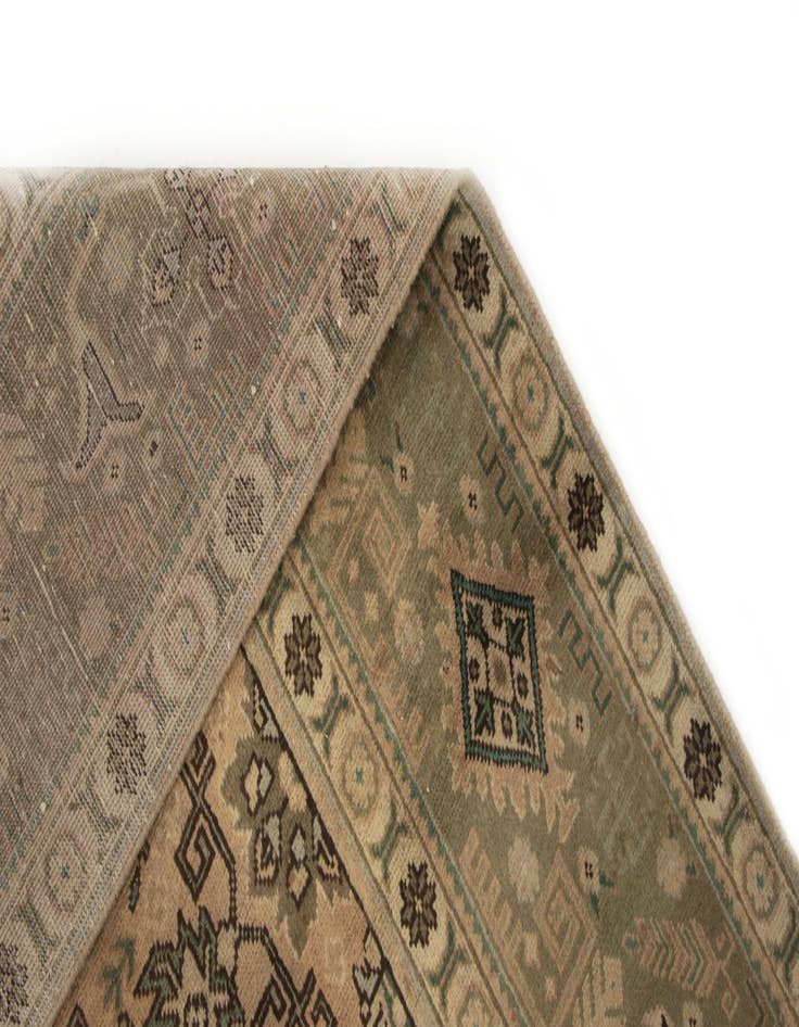 Detail image of 9' 8 x 12' 8 Hand Knotted Sarough Persian Wool Rug