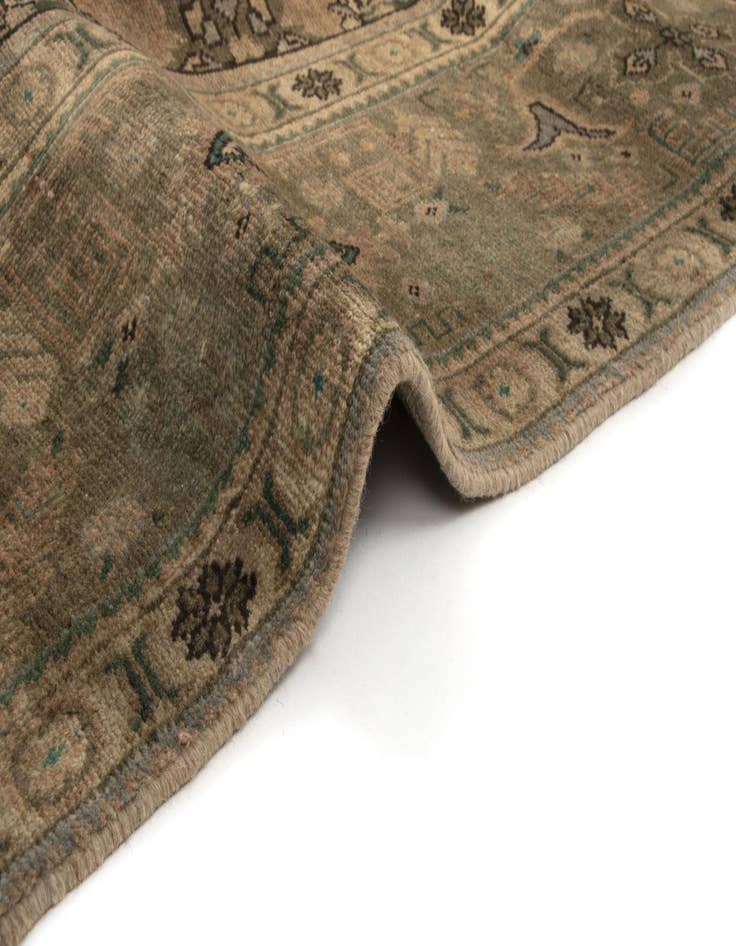 Detail image of 9' 8 x 12' 8 Hand Knotted Sarough Persian Wool Rug
