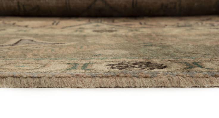 Detail image of 9' 8 x 12' 8 Hand Knotted Sarough Persian Wool Rug