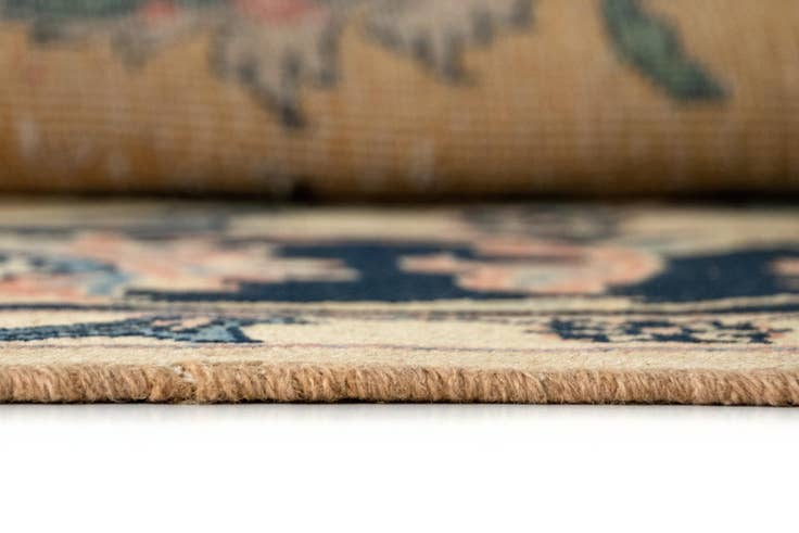 Detail image of 6' 10 x 9' 10 Hand Knotted Sarough Persian Wool Rug