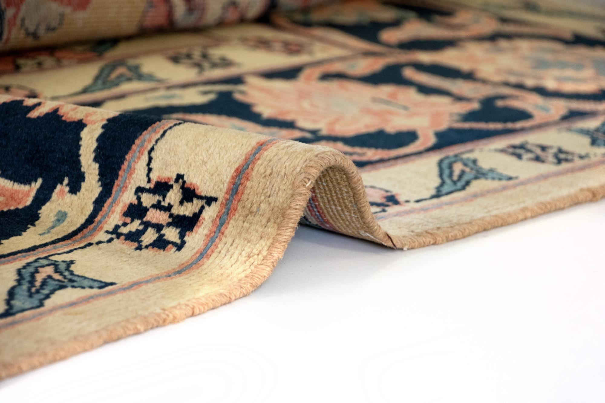 6' 10 x 9' 10 Hand Knotted Sarough Persian Wool Rug