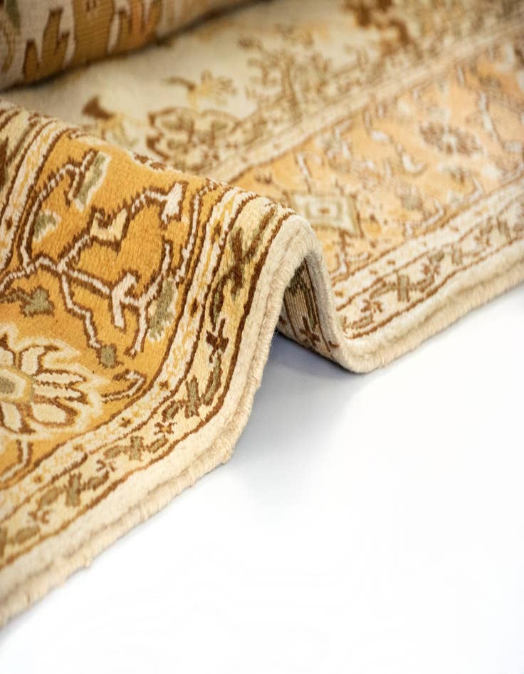 Detail image of 6' 9 x 9' 2 Hand Knotted Sarough Persian Wool Rug