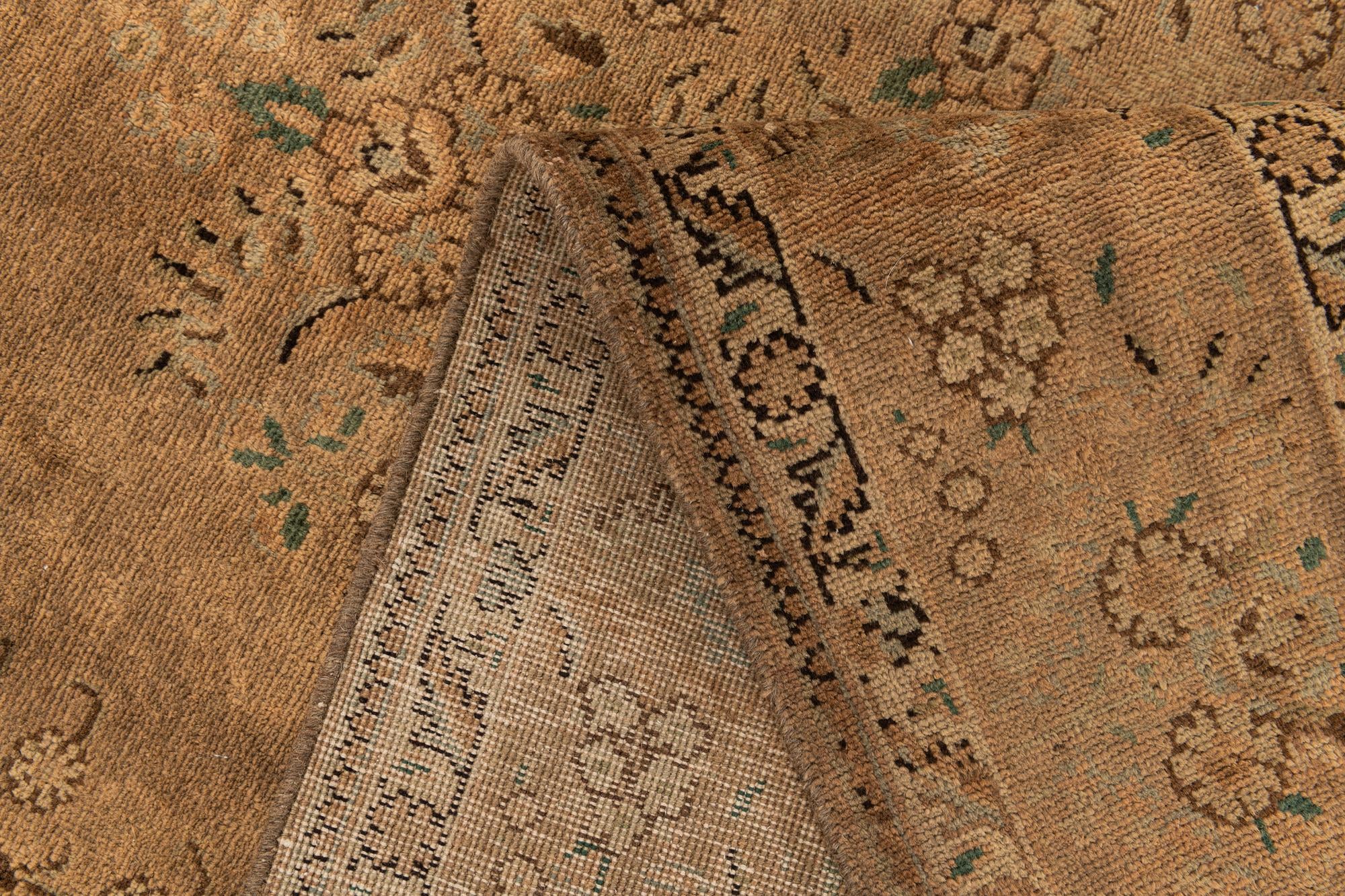 6' 8 x 9' 10 Hand Knotted Sarough Persian Wool Rug