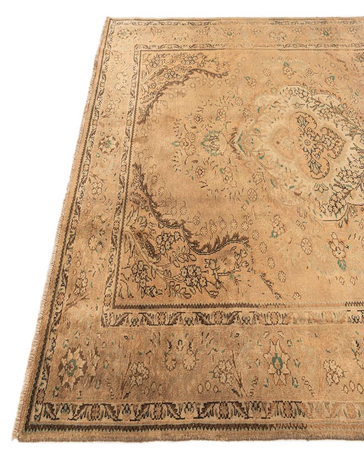 Detail image of 6' 8 x 9' 10 Hand Knotted Sarough Persian Wool Rug