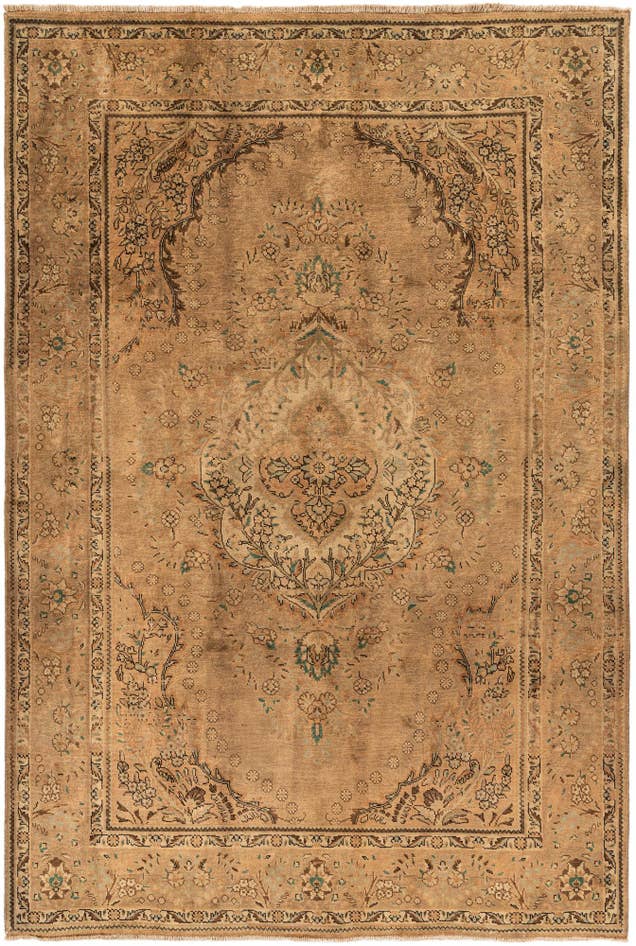 Detail image of 6' 8 x 9' 10 Hand Knotted Sarough Persian Wool Rug