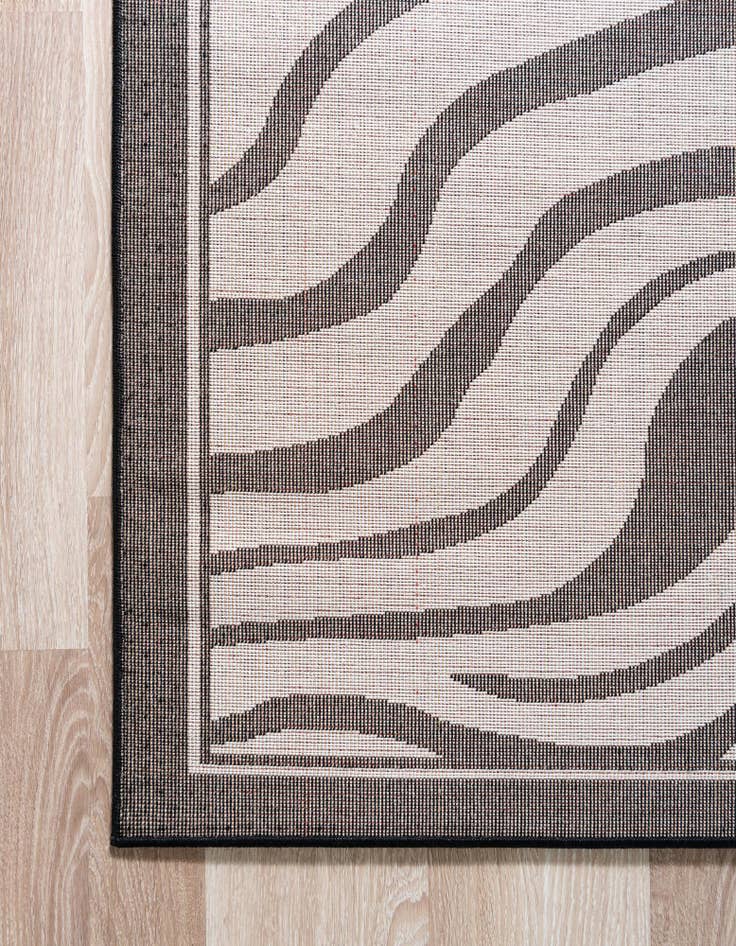 Detail image of 5' x 8' Savannah Rug