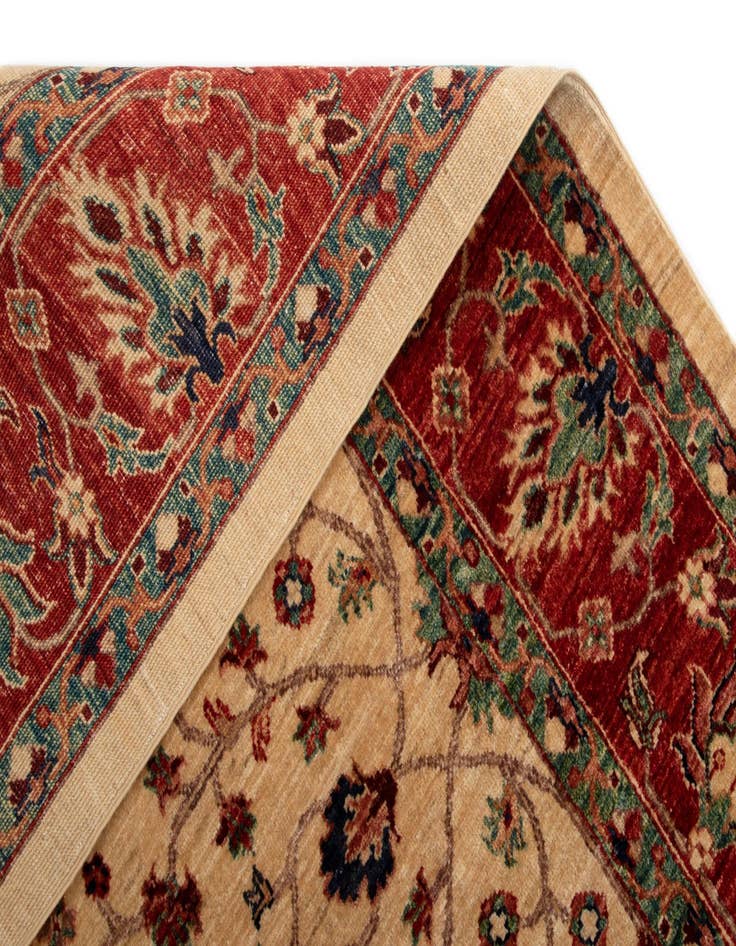 Detail image of 5' x 6' 6 Serapi Rug