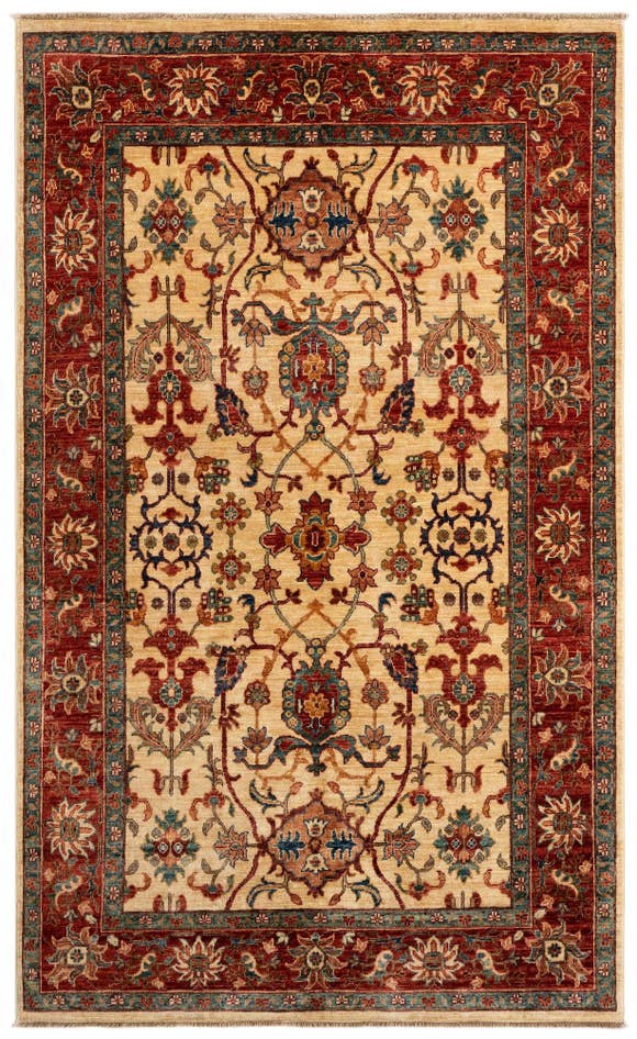 Detail image of 4' 1 x 6' 9 Serapi Rug