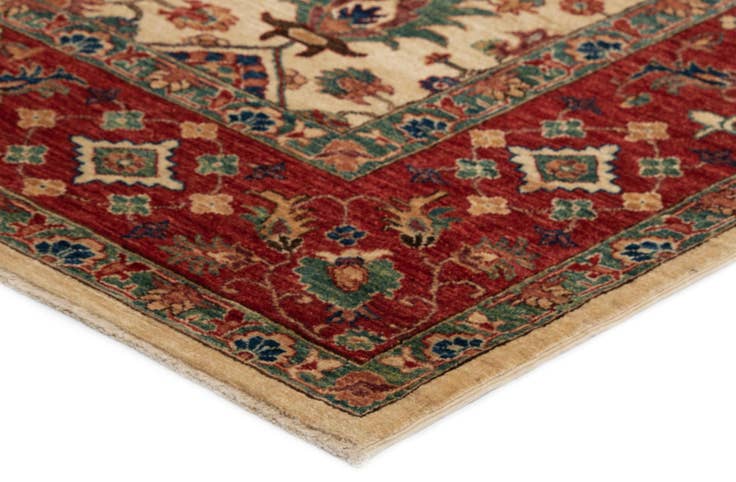 Detail image of 5' 7 x 7' 10 Serapi Rug