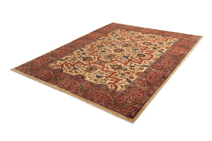 Detail image of 5' 10 x 7' 9 Serapi Rug