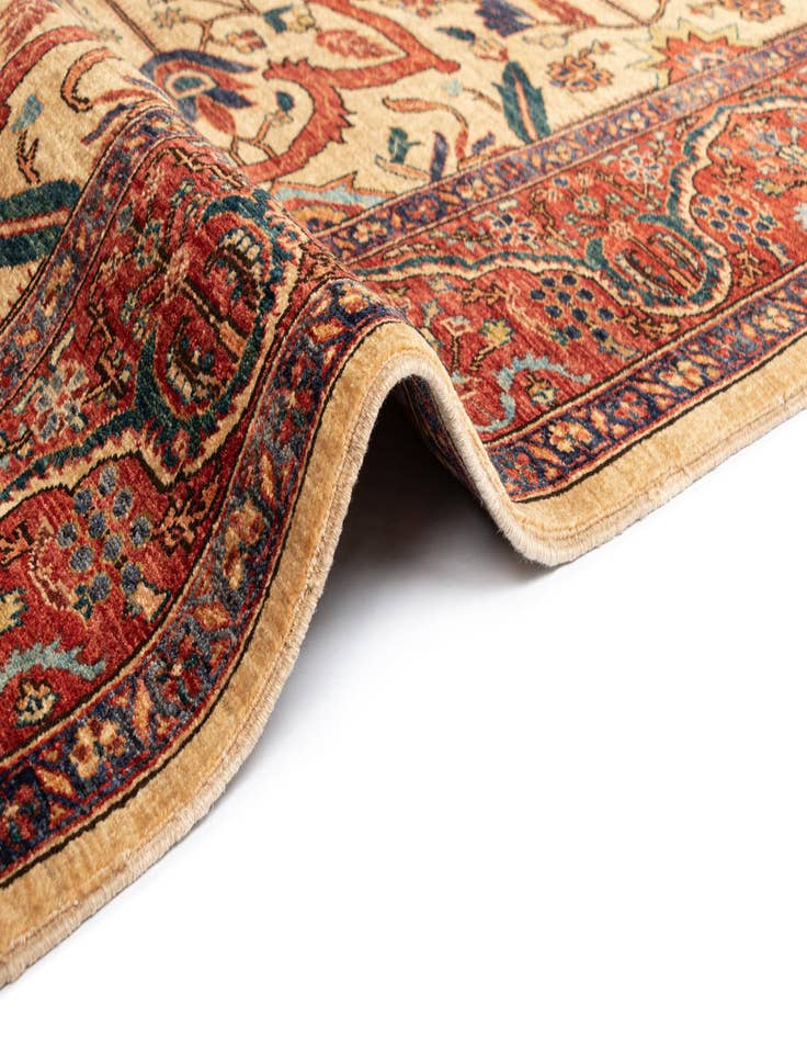 Detail image of 5' 10 x 7' 9 Serapi Rug