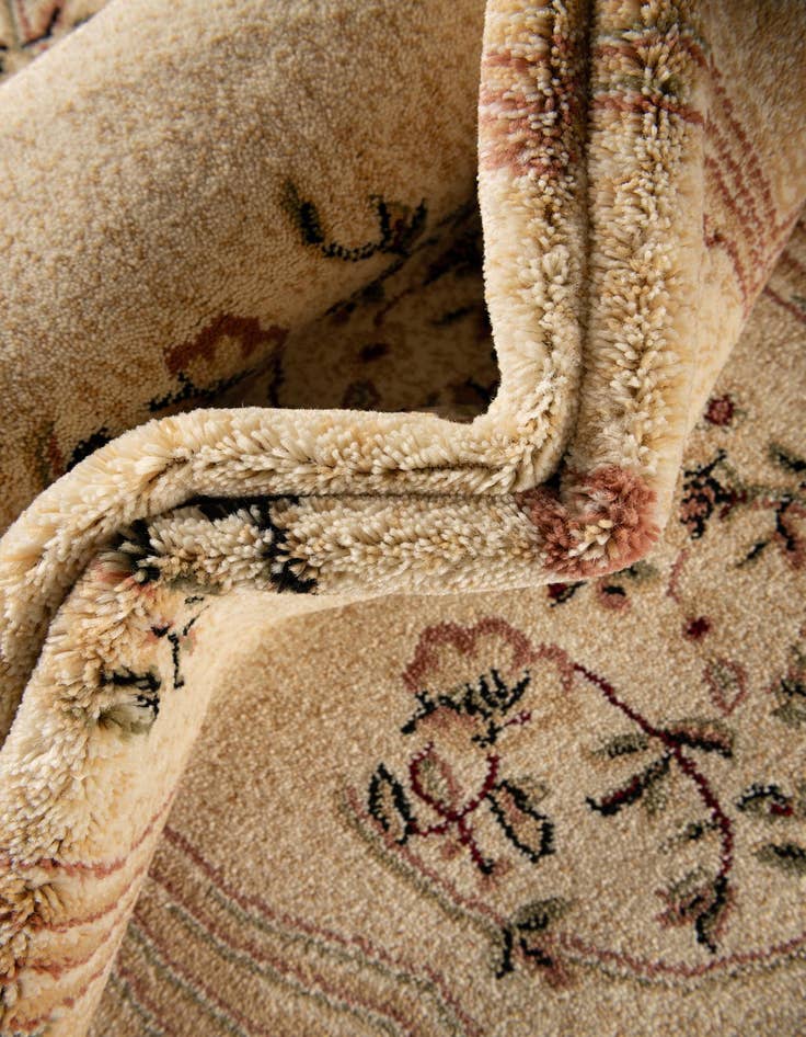 Detail image of 2' 8 x 101' Shahmir Rug