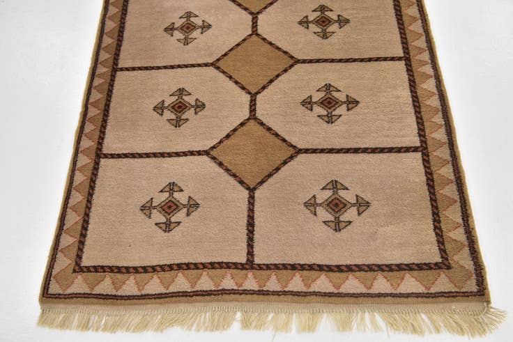 Detail image of 3' 7 x 5' Hand Knotted Shiraz-Gabbeh Persian Wool Rug
