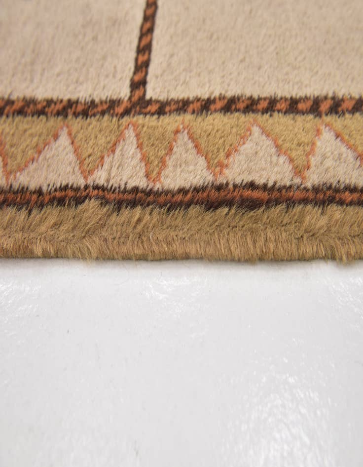 Detail image of 3' 7 x 5' Hand Knotted Shiraz-Gabbeh Persian Wool Rug