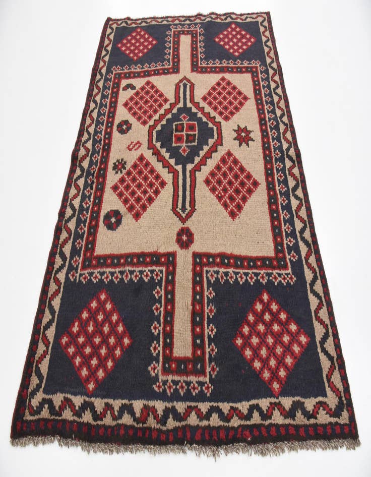 Detail image of 4' 10 x 6' 2 Hand Knotted Shiraz Persian Wool Rug