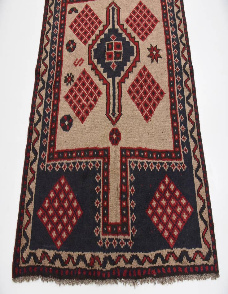 Detail image of 4' 10 x 6' 2 Hand Knotted Shiraz Persian Wool Rug