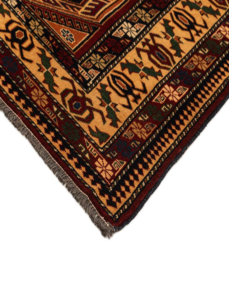 Detail image of 4' 7 x 5' 6 Shirvan Rug