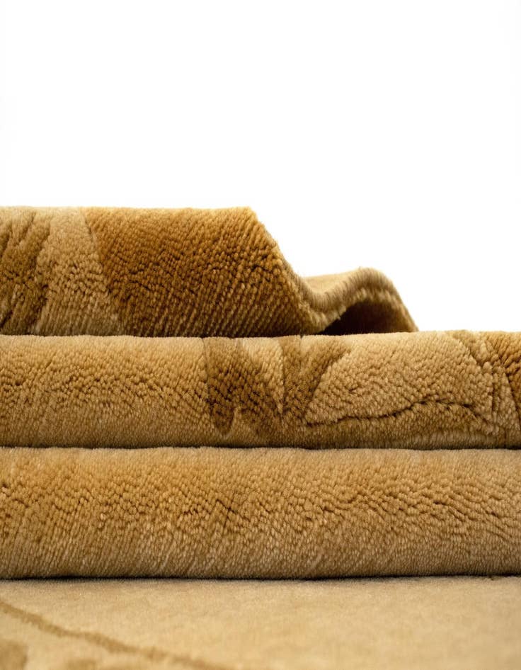 Detail image of 5' 10 x 7' 10  Hand Knotted Simla Mohair Rug