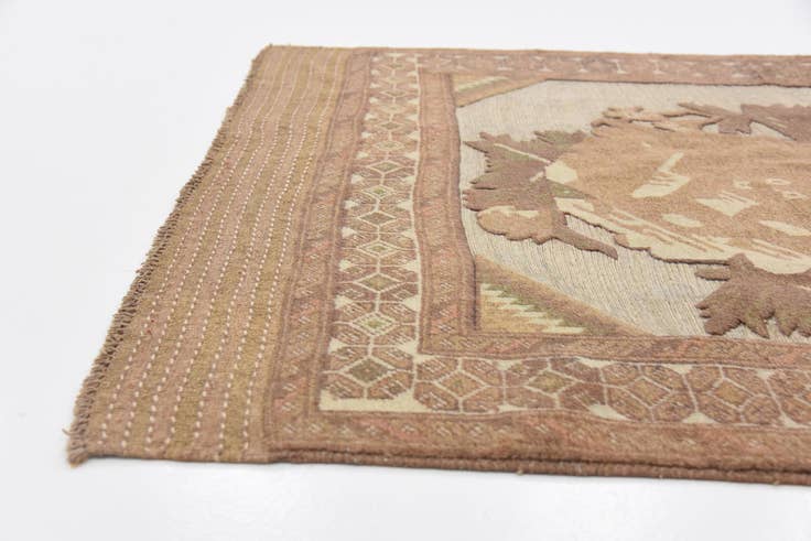 Detail image of 4' x 5' 9 Hand Woven Sumak Wool Rug
