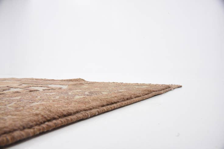 Detail image of 4' x 5' 9 Hand Woven Sumak Wool Rug